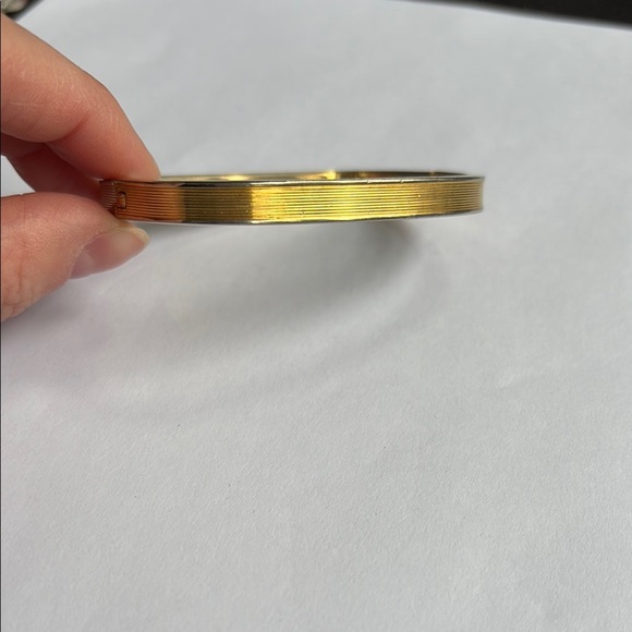 Monet Vintage Gold-Tone Textured Bangle 7/10 ✨ - Picture 1 of 5